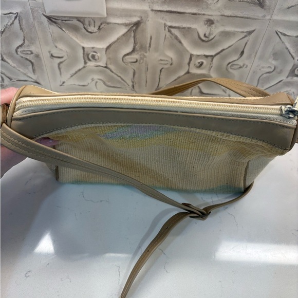VINTAGE Tan and Cream Crossbody Bag with Adjustable Strap - Picture 4 of 9